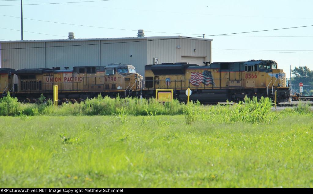 UP 8566 &amp; UP 6798